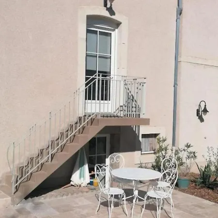 Un Toit Sous Les Ifs * Laval (Mayenne)