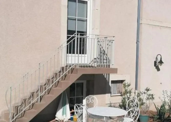 Un Toit Sous Les Ifs * Laval (Mayenne)