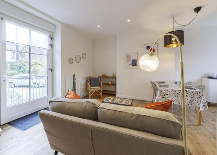 Un Toit Sous Les Ifs Apartmán Laval (Mayenne)